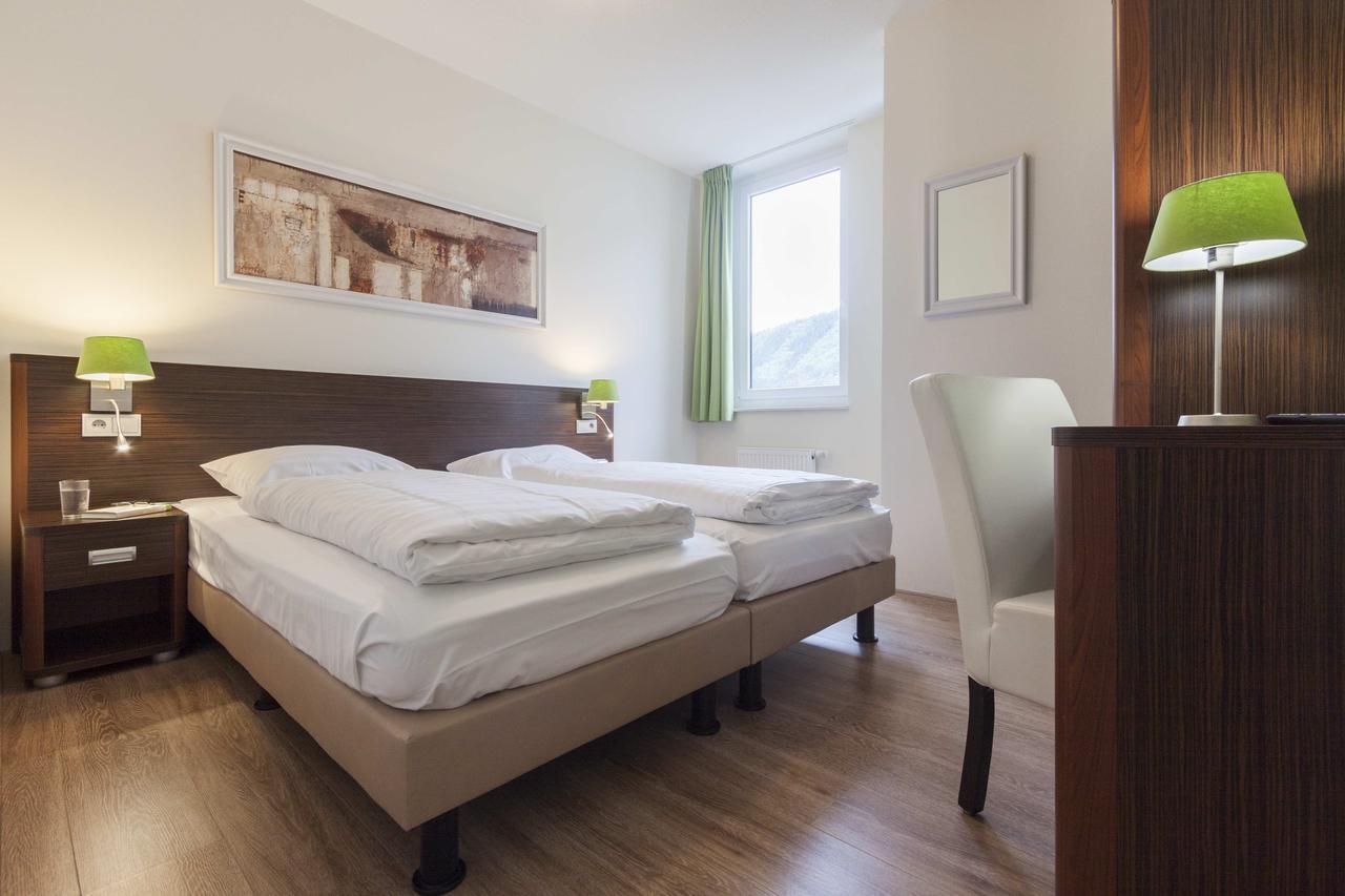 Two-Bedroom Apartment,654908487:JPEG